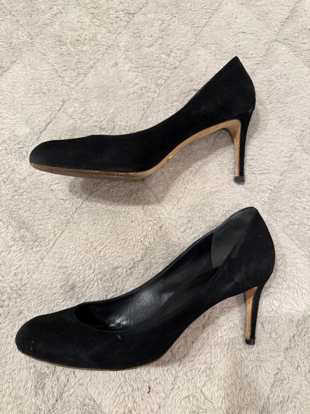 Gucci Women’s Black Suede Round -Toe Pumps - Picture 5 of 9